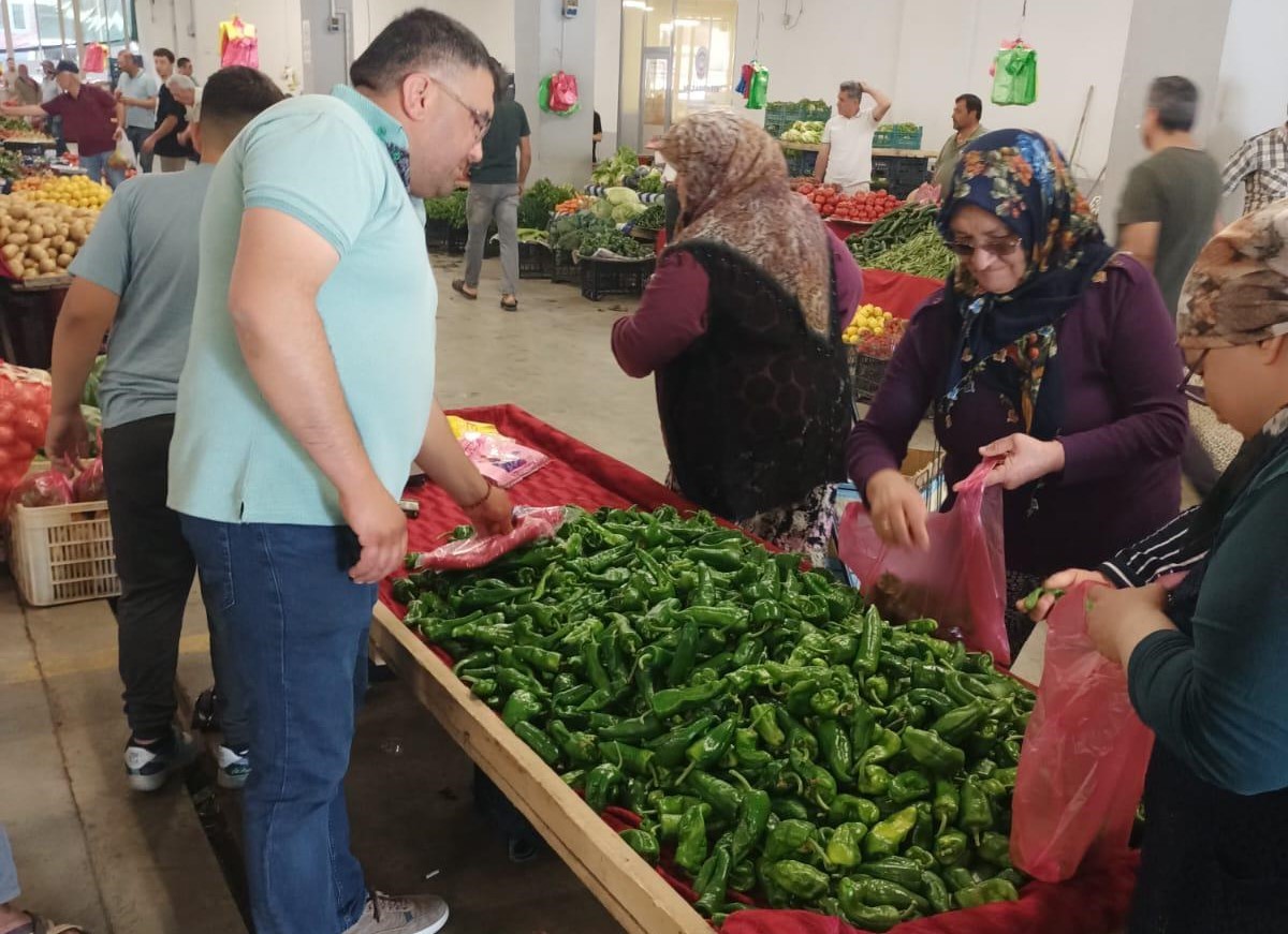 Sarıgöl’ün Coğrafi İşaretli Emcelli Biberine Bayramda Büyük İlgi