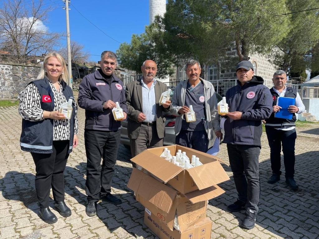 Manisa Yunusemre'de hayvan üreticilerine antiparaziter preparat desteği