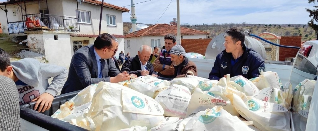 Manisa Gördesli üreticilere sağım hijyen seti desteği!