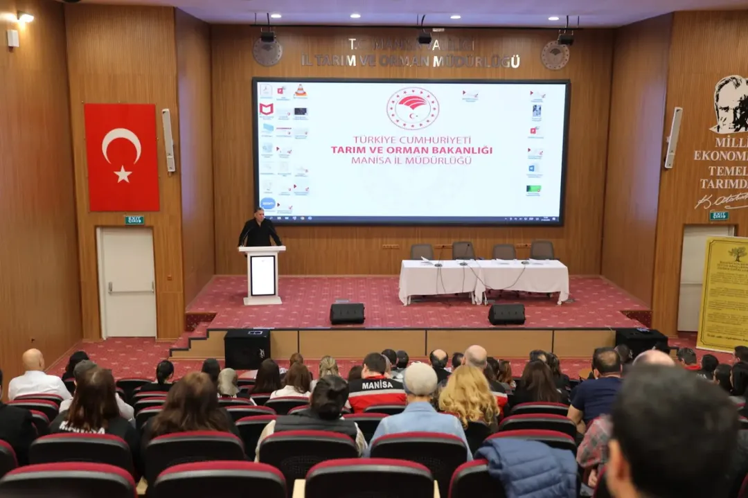 Manisa’da Zeytinyağı Üreticilerine Yönelik Değerlendirme Toplantısı Düzenlendi