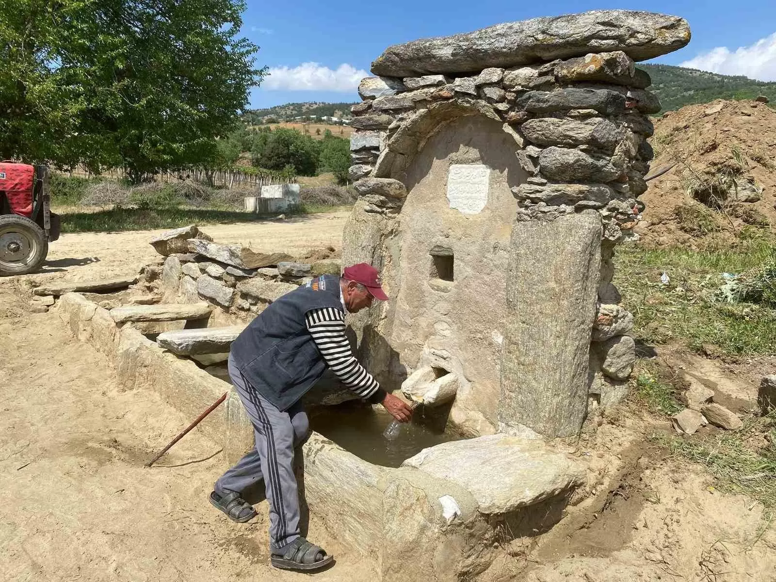 Manisa'da 200 yıllık çeşmeye yeniden hayat verildi!