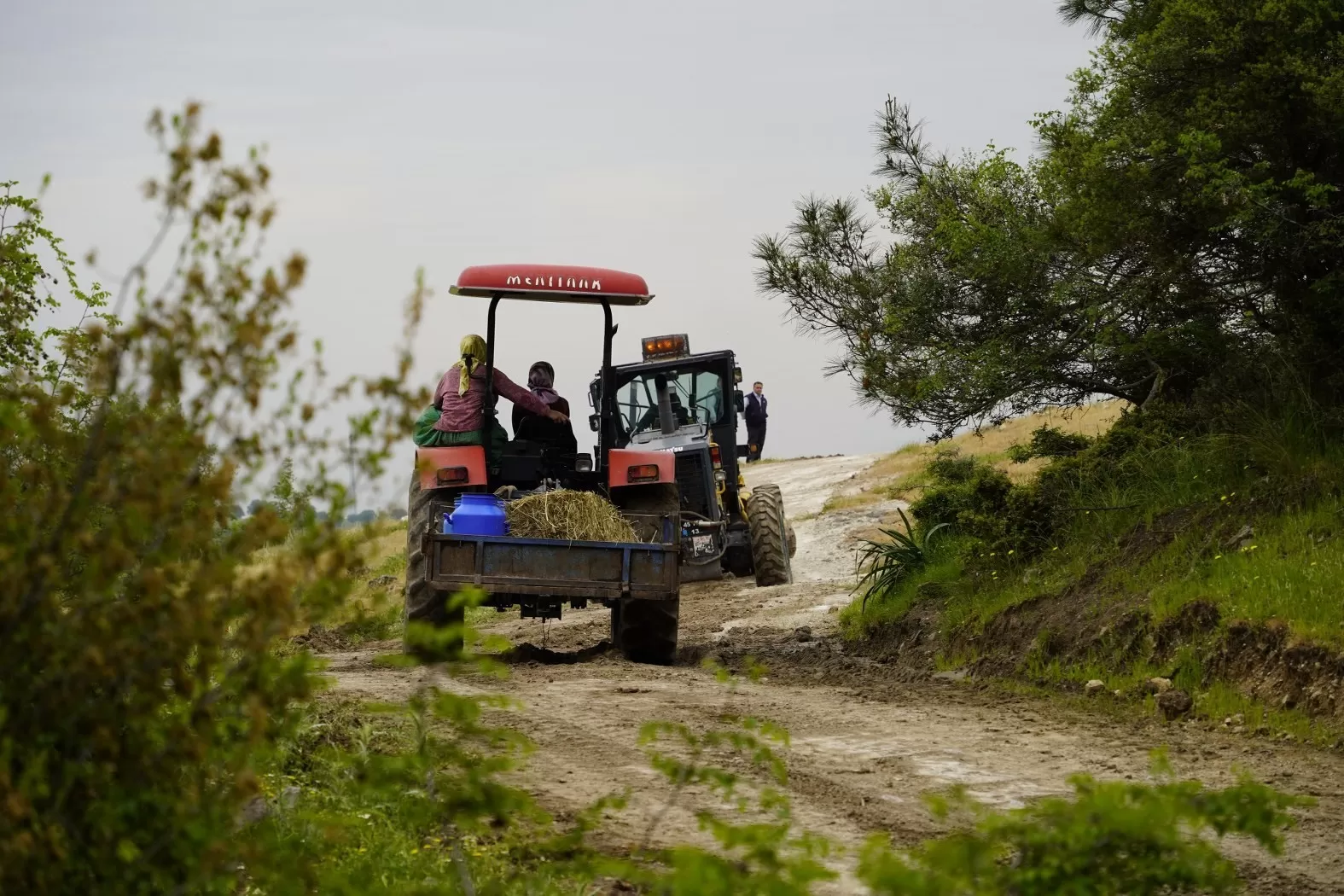 Yunusemre’den 200 Kilometrelik Ova Yoluna Bakım