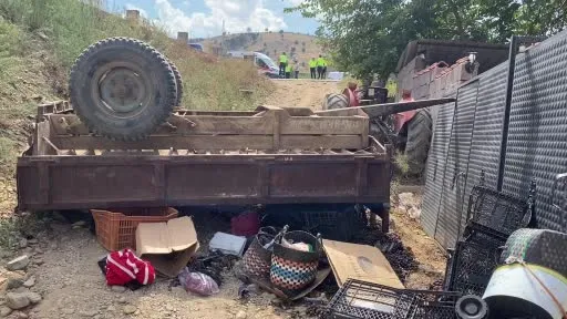 İşçileri Taşıyan Traktör Devrildi: 11 yaralı